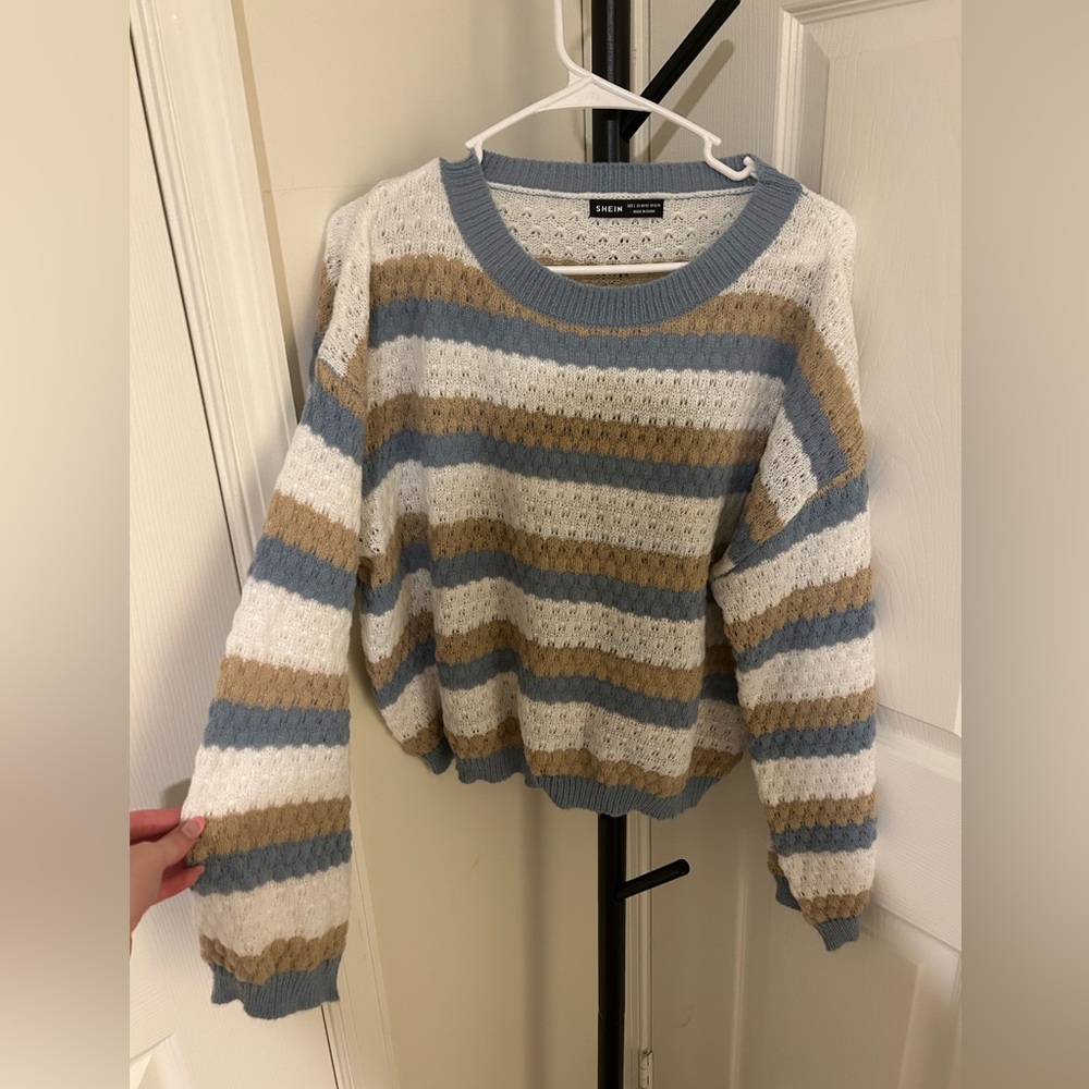 lightweight cropped sweater